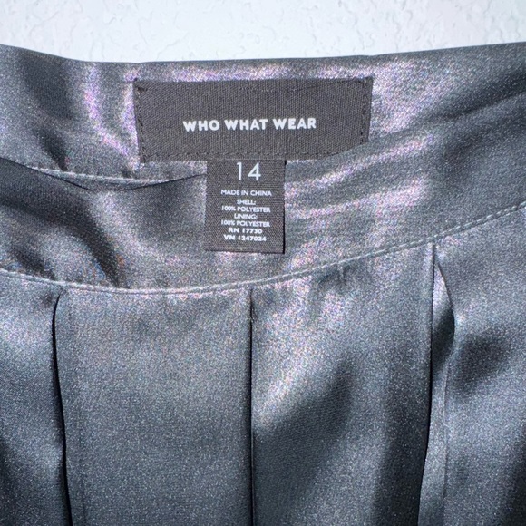 Who What Wear Metallic Pleated Skirt - Picture 4 of 4